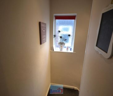 2 bedroom maisonette to rent - Photo 4