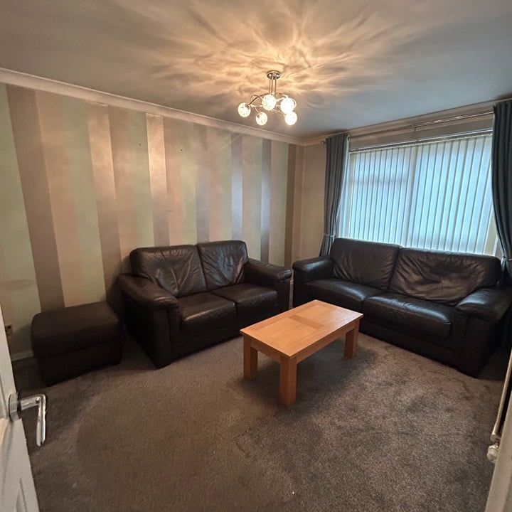 2 Bed Terraced House, Temple View Road, LS9 - Photo 1