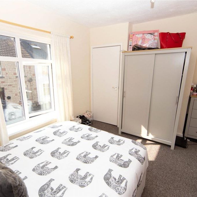 2 bedroom end of terrace house to rent - Photo 1