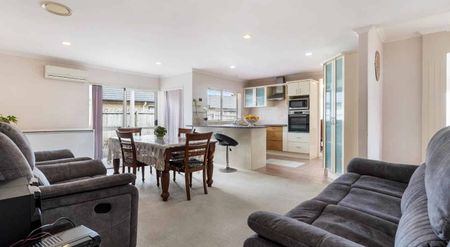 Spacious 5 bedroom family home in a prime location! - Photo 5