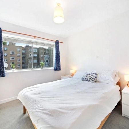 1 bedroom flat in London - Photo 3