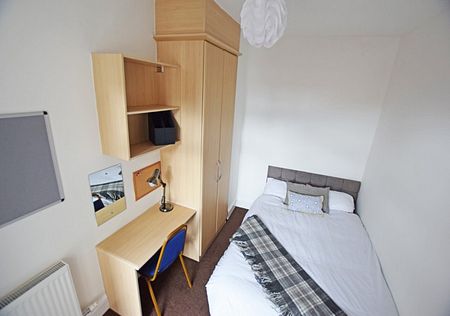 Room 2 - Photo 3