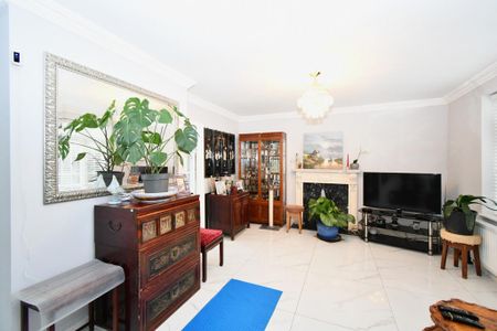 5 bedroom semi-detached house to rent - Photo 2