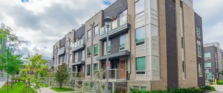 2 ️ Bedroom | 1 Bathroom | FOR RENT ⬆️ | Toronto Etobicoke | 7 Applewood Lane, Toronto - Photo 1