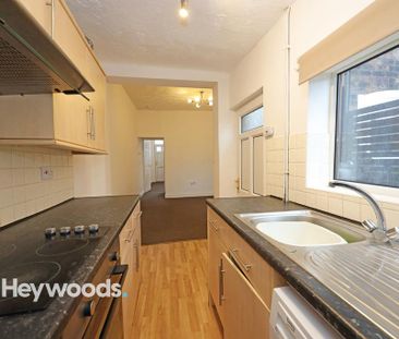 2 bedroom terraced house to rent - Photo 2