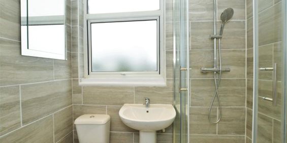 London Road, Isleworth - Photo 3