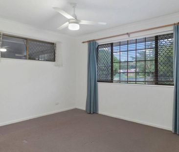 Brick home that effortlessly brings timeless charm - Photo 3