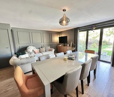 4 bedroom semi-detached house to rent - Photo 3