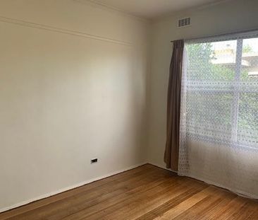 Freshly updated and ready to move in - Photo 4