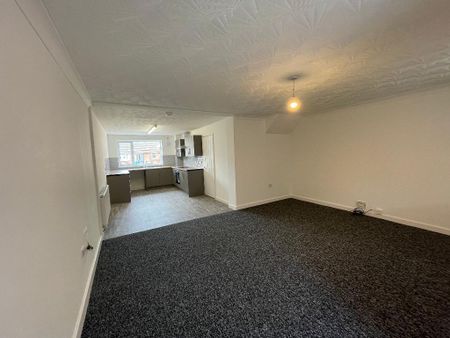 3 Bedroom Terraced House To Rent - Photo 2