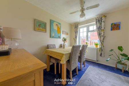 3 bedroom semi-detached house to rent - Photo 3