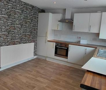2 bedroom terraced house to rent - Photo 4