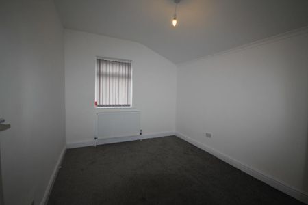 4 bedroom terraced house to rent - Photo 3