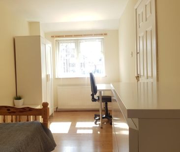 6 Bed Student Accommodation - Photo 4