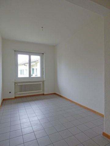 Conveniently located, living not far from the beautiful Lake Zurich! - Photo 3