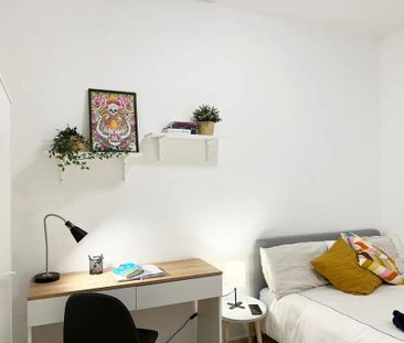 Calle del Dos de Mayo, Madrid, Community of Madrid 28004 - Photo 6