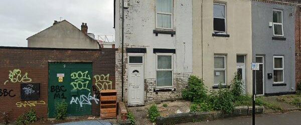 4 Bed Terraced House, Clough Road, S1 - Photo 1