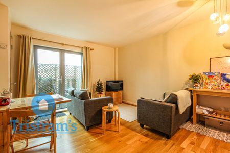 2 bed Ground Floor Flat for Rent - Photo 2