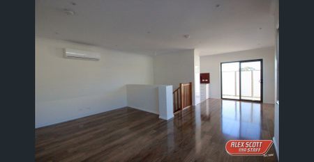 Townhouse Available - Photo 2