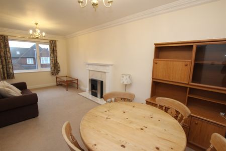 Holyrood Court, Sandringham Drive, Bramcote Hills, Nottingham, NG9 3NG - Photo 2