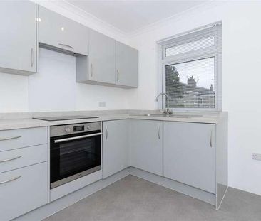 South Farm Road, Worthing, BN14 - Photo 3