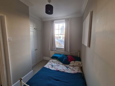 2 Bed Flat, Wandsworth, SW18 - Photo 3