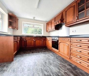 4 bedroom detached house to rent - Photo 2