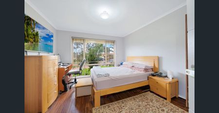 Spacious Family Home - Photo 2