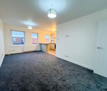 2 bedroom flat to rent - Photo 2