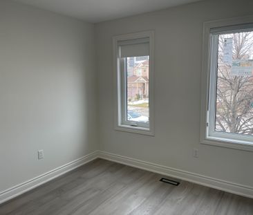 For Lease - 33 Springhurst Avenue Unit# Main, Brampton, Ontario - Photo 2