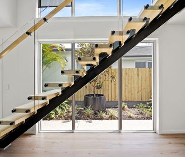 FORESHORE-COOMERA- STUNNING DOUBLE STOREY HOME IN QUIET PRECINCT - Photo 6