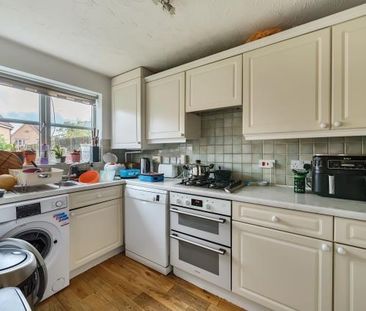 3 bedroom semi-detached house to rent - Photo 6