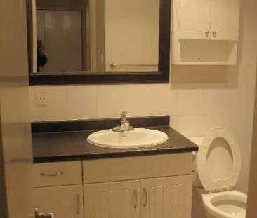 Jervis Tower — Studio Unit in Vancouver - Photo 1