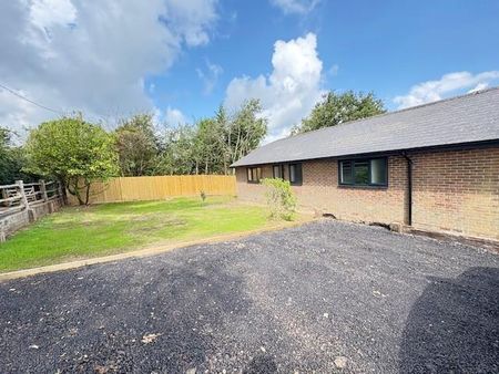 3 bedroom bungalow to rent - Photo 5