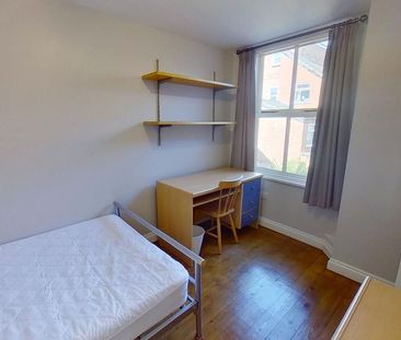 6 bedroom house to rent - Photo 3