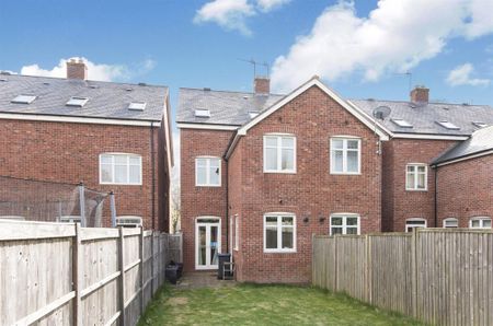 5 bedroom townhouse to rent - Photo 4