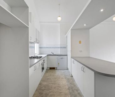 This Richmond house has all the comfort, character and convenience! - Photo 4