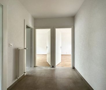 Bel appartement rénové de 2 pièces au 5ème étage - Photo 5