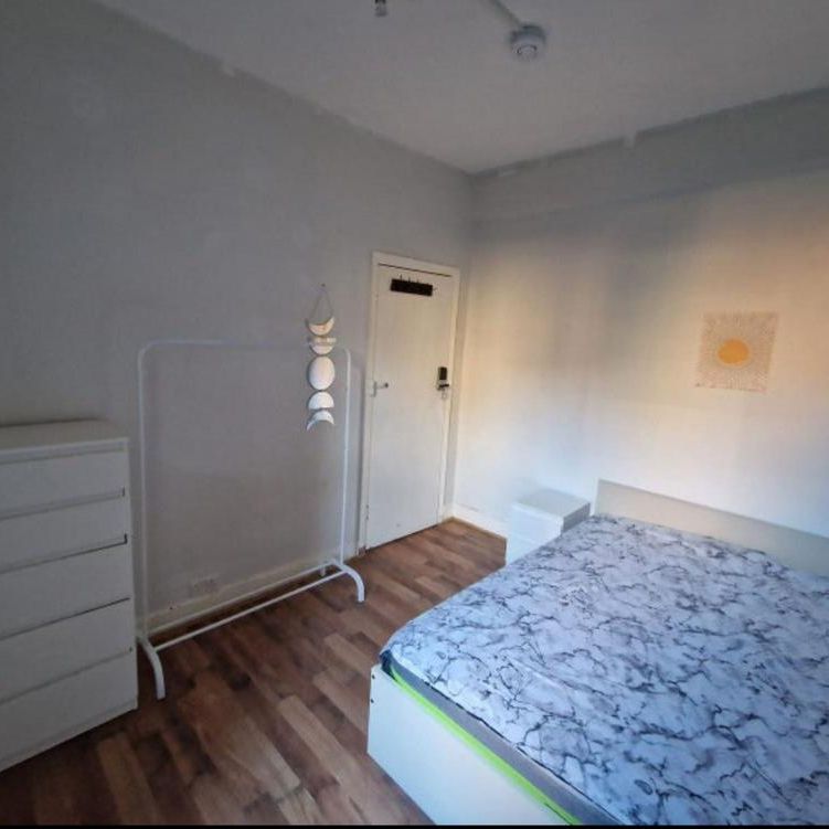 6 bedroom house share to rent - Photo 1