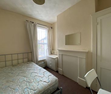 4 bedroom terraced house to rent - Photo 4