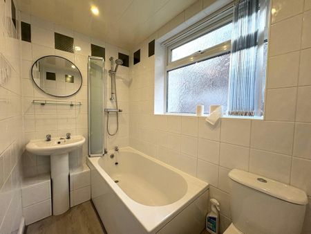 2 bed lower flat to rent in NE33 - Photo 4