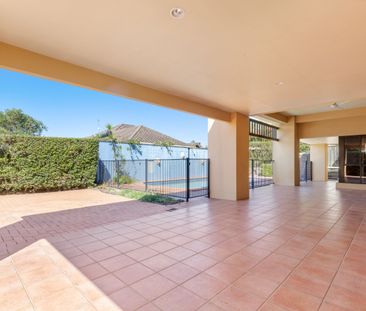 IDEAL FAMILY SIZED HOME IN BRIDGEMAN DOWNS - Photo 6