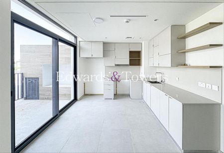 Brand New | Single Row | Middle Unit - Photo 4