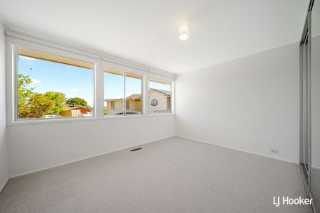 12 Millhouse Crescent, Higgins ACT, Belconnen - Photo 5