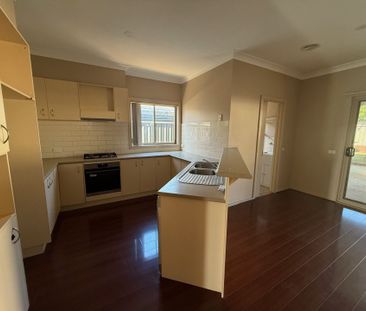 Charming 3-Bedroom East Facing Home in Burnside Heights - Photo 5