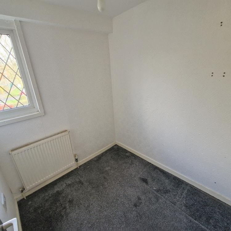 3 bedroom end of terrace house to rent - Photo 1