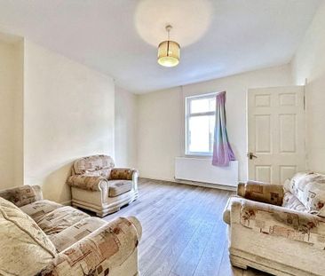 3 bed terraced house to rent in SR8 - Photo 5