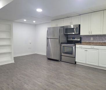 For Lease - 49 Woodcroft Lane, Vaughan, Ontario - Photo 3