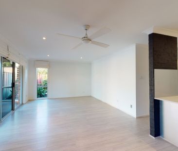 2/25 Ruston Avenue, Valentine NSW 2280 - Photo 1