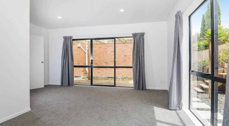 Three Bedroom Town House in Rangitoto School Zone - Photo 3